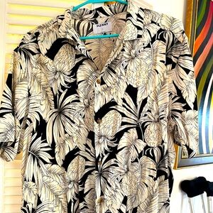 Tropical grey scale button down